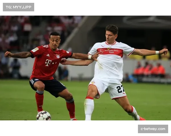 柏林联合主场氛围热烈 德甲联赛依靠球迷支持提升战绩